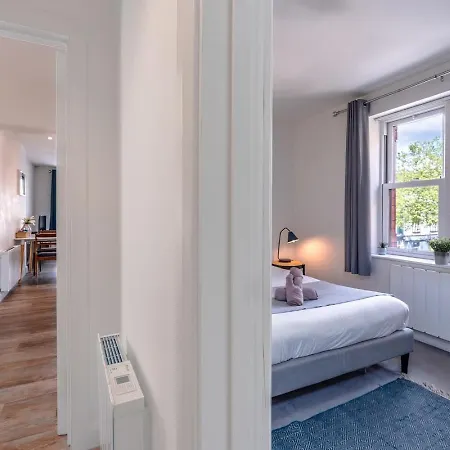 Chic & Modern - Bedminster Parade Apartment *