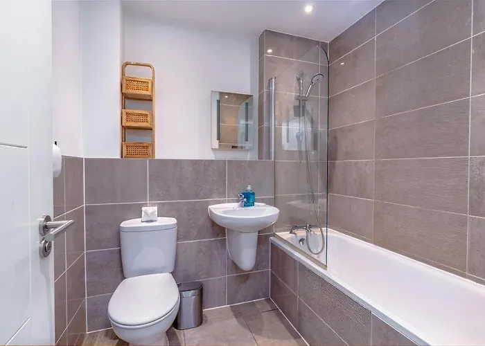 Chic & Modern - Bedminster Parade Бристоль