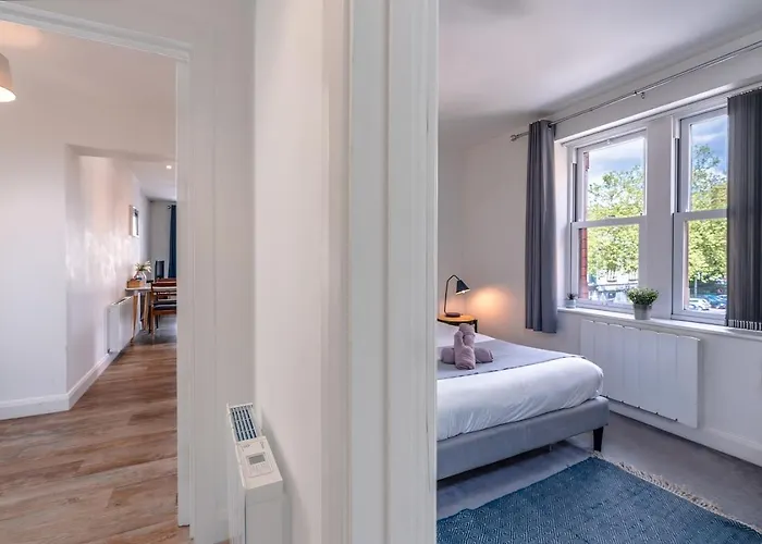 Chic & Modern - Bedminster Parade Daire *