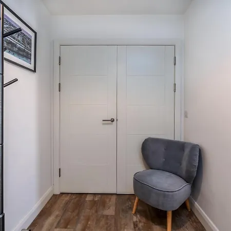 Chic & Modern - Bedminster Parade Appartement