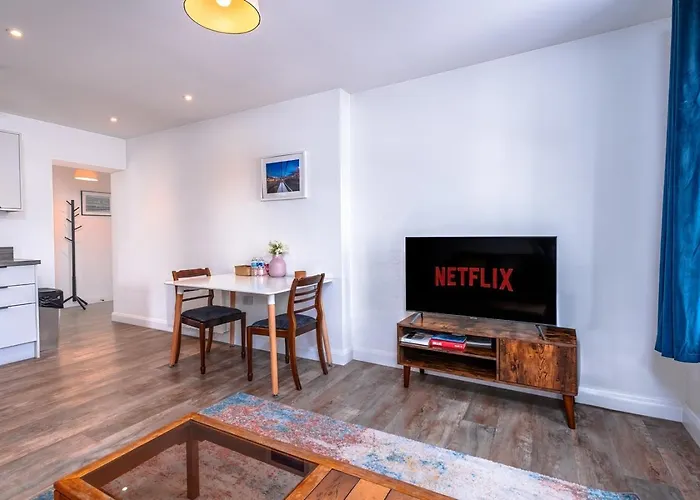 Chic & Modern - Bedminster Parade Appartement